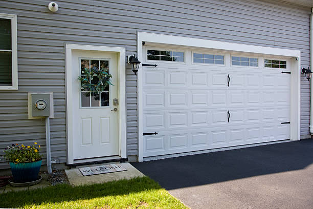 24/7 Emergency Garage Door Panel Replacement experts in Lake Lorelei, OH